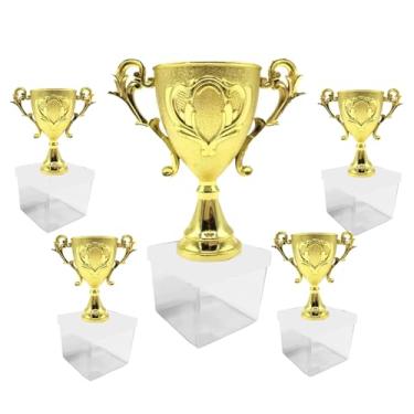 Imagem de Kit Lembrancinha Tema Futebol: Caixinha Acrílica Quadrada + Mini Troféu Dourado Decoração Mimos Festa Campeão (10 Troféu 10 Caixa 5x5 Tampa Branca)