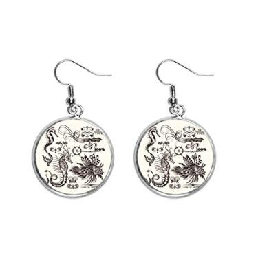 Imagem de Brinco feminino de prata com ilustração de vida marinha de hipopótamo preto