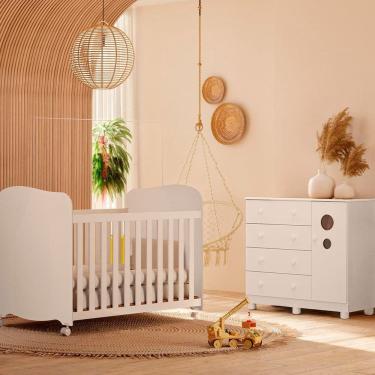 Imagem de Kit Berço Americano Infantil Duda Plus em MDF com Cômoda Estrado Regulável Rodízios com Trava Branco