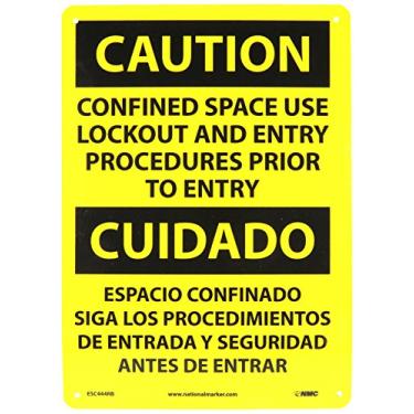Imagem de NMC ESC444RB Placa bilíngue OSHA, legenda "CUIDADO - CONFINADO USO DE LOQUEIO E PROCEDIMENTOS DE ENTRADA ANTES DA ENTRADA", 25,4 cm de comprimento x 35,5 cm de altura, plástico rígido, preto sobre