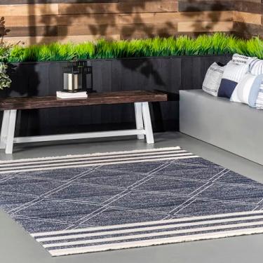 Imagem de nuLOOM Roberge Diamonds Indoor/Outdoor Area Rug, 2' x 3', Blue