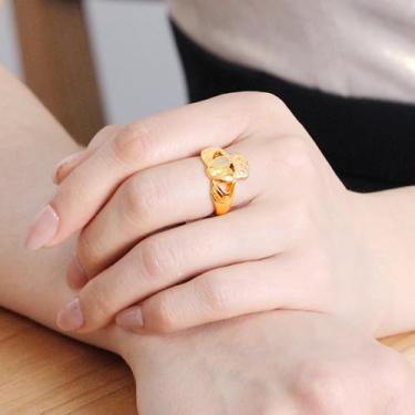 Imagem de Anel de coroa de coração irlandês Claddagh de aço inoxidável - banhado a ouro e banhado a platina - Anéis clássicos com símbolo de lealdade e amizade para noivado, casamento e casais, 10, Aço