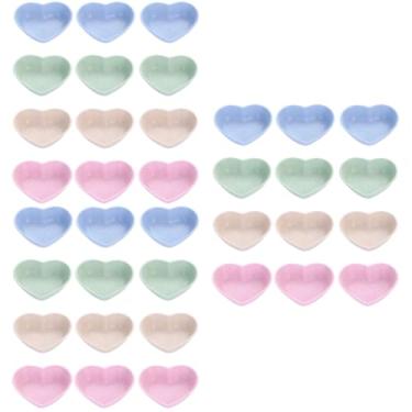 Imagem de LIFKOME 36 peças, prato de tempero do amor, prato de coração, bandeja de servir de plástico, mini bandeja de coração, copos pequenos de preparação, tigelas em forma de coração, paletes de plástico