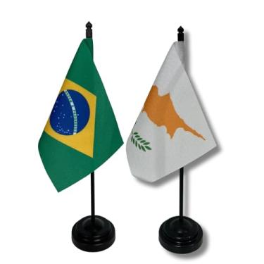 Imagem de Kit Bandeira de Mesa Brasil e Chipre, 26cm Altura Total, 18x11cm, Multicolorido, Tecido Oxford, Base Plástica, para Escritório, Eventos, Decoração