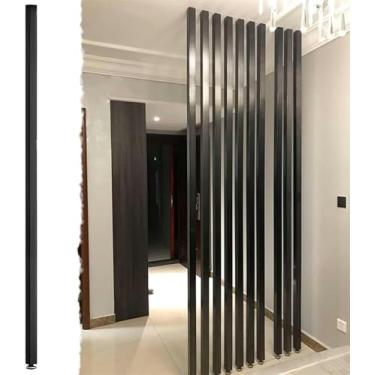 Imagem de Divisória de quarto, separador de quarto com moldura preta, divisória de parede do chão ao teto, ripas de madeira, decoração de cama/sala de estar/cubículo