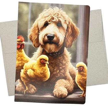 Imagem de Cartão Goldendoodle and Chickens (1 cartão premium, 12 x 17 cm) cartão de aniversário de cachorro e galinha que está em branco para todas as ocasiões, como pensar em você ou quinta obter bons desejos