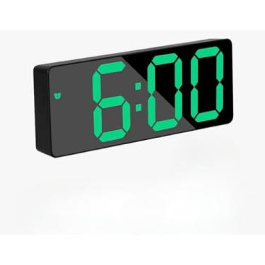 Imagem de Relógio Despertador Digital de Mesa 16X2.5X6cm - Alarme e Display de Temperatura, Bateria AAA e Carregamento USB, Preto com LED, Ideal para Quarto e Escritório (Preto Com Led Verde)