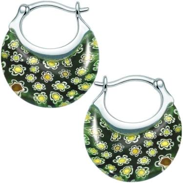 Imagem de Brincos de argola Murano Millefiori com flores de vidro para mulheres, 30 ctw (multicolorido/verde) Medium Branco