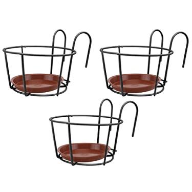 Imagem de HHHJQFAAT Cesta de plantador de corrimão suspensa de metal: rack de flores suspenso cesta de varanda 3 conjuntos de vasos de plantas caixa de deck suporte de cabide externo para cerca de jardim de