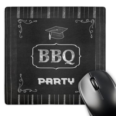 Imagem de 3dRose Mouse pad LLC 20 x 20 x 0,63 cm, festa de formatura em churrasco, boné de graduação em quadro negro (mp_182755_1)
