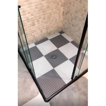 Imagem de Tapete Modular Banheiro Antiderrapante 30x30cm – 6 Unidades para Box Chuveiro Sauna e Piscina (CINZA E BRANCO)