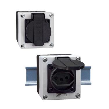 Imagem de Tomada de Sobrepor Padrão Brasileiro Montada em Caixa Plastica Para Encaixe Trilho DIN 2P+T 20A