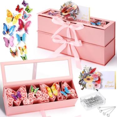 Imagem de Gilprop 2 peças de caixa preenchível em forma de letra para presente de flores de dia das mães com 2 peças de cartão 3D de dia das mães, 50 alfinetes de buquê de cristal, 24 lindas borboletas 3D para