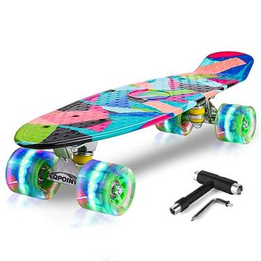 Imagem de Kqpoinw Skate infantil, skates completos de 56 cm para crianças, adolescentes, meninas, iniciantes, skates com rodas coloridas iluminadas por LED, ferramenta de skate, presente ideal para meninas