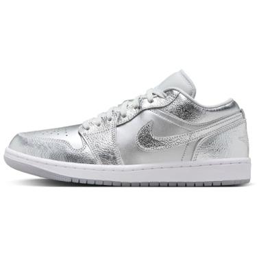 Imagem de Tênis feminino Jordan Air 1 Low SE prata metálico/poeira fóton (FN5030 001), Prata metálica/poeira de fóton, 41