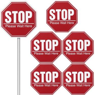 Imagem de VALICLUD 5 folhas de adesivos de piso de distanciamento social, placas vermelhas Stop Please Wait Here, decalques de PVC para conscientização de segurança pública, 19,8 cm