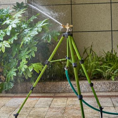 Imagem de Aspersor de impacto na base de tripé, irrigador de gramado de jardim para quintal, irrigação de área grande de 360 graus com pernas ajustáveis, bocal de irrigação de latão e conector de 3/4 polegadas,