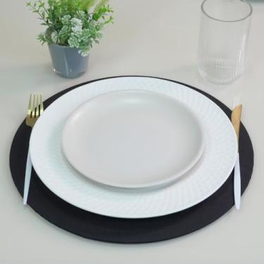 Imagem de Sousplat Redondo com Base MDF e Capa Oxford, Kit 2 Peças, 35cm Diâmetro, Base Resistente e Capa Removível, para Mesa de Jantar, 1 lugar (Preto)