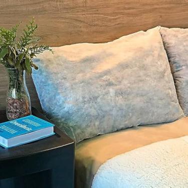 Imagem de Travesseiro de fibra poliester, suporte medio, confortavel, para dormir, 65cm x 45cm, e macio.