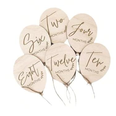 Imagem de Cartões fotográficos mensais de madeira – Discos gravados laterais para anúncio e marcos, adereços de foto de gênero neutro, madeira clara, 6 peças