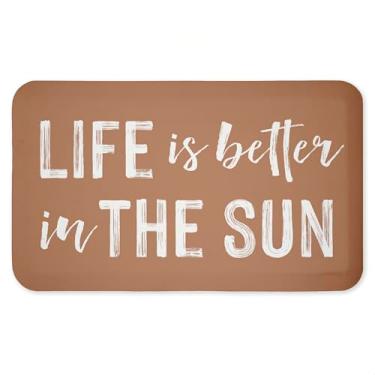 Imagem de Tapete antifadiga Better In The Sun, tapete ergonômico acolchoado para cozinha e pé com suporte antiderrapante, tapete confortável ecológico, design por letras e forrado, 76 cm x 45 cm