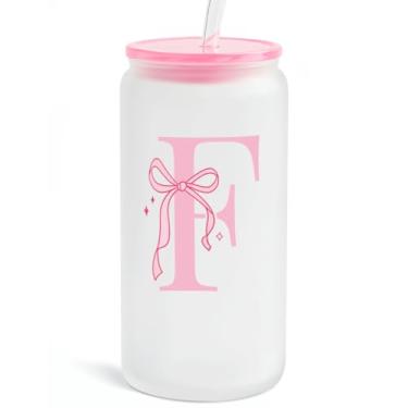 Imagem de SANDJEST Copo de vidro monograma com tampa acrílica e canudo, copo de café gelado fosco personalizado 473 ml, monograma presentes iniciais para mulheres meninas no aniversário (F)
