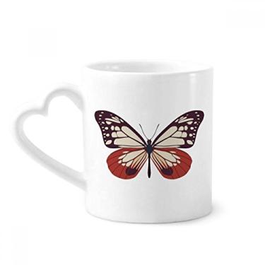 Imagem de Amostra de borboleta em caneca rosa pálida e vermelha café cerâmica copo de coração de vidro