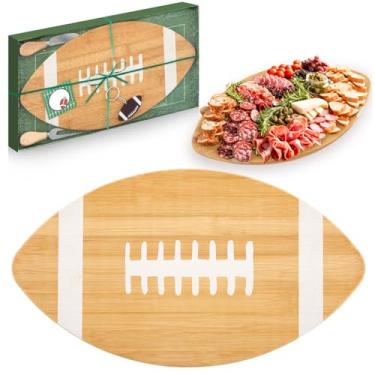 Imagem de Ziliny Tábua de corte em forma de futebol americano conjunto de presente com facas de queijo para amantes de futebol temático decoração de festa suprimentos de lembrancinha (cor madeira, 38 x 21,6 cm)