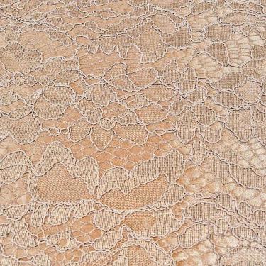 Imagem de Rolo 2 Metros Renda Suiça Forrada 95% Poliéster 5% Poliamida