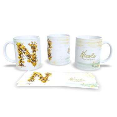 Imagem de Caneca Personalizada com Flores Douradas, Cerâmica Branca, 325ml, Decorativa com Nome Alice e Frase Beleza que Floresce (n)