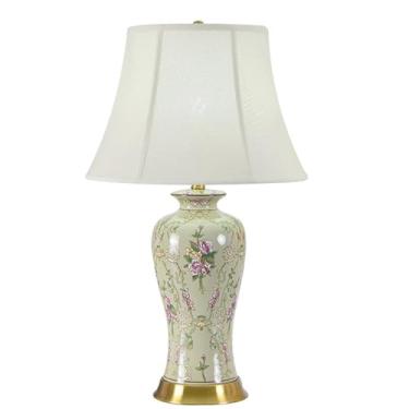 Imagem de Abajur de mesa vintage em cerâmica, com pintura floral feita à mão, 71 cm de altura, com cúpula de tecido, ideal para quarto, sala de estar, escritório e leitura.