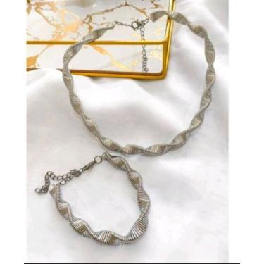 Imagem de Kit Conjunto Colar Choker + Pulseira Torcido Mola Elos Andulado Folhea