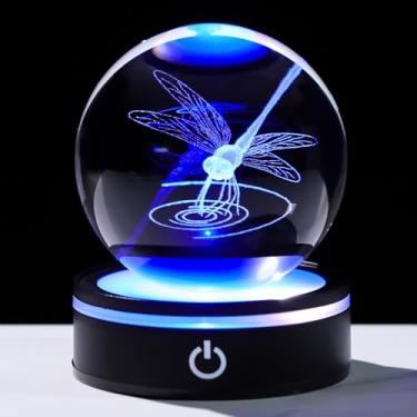 Imagem de YWHL Bola de cristal 3D estatueta de libélula com base de LED, presentes de libélula para homens e mulheres no aniversário de Natal, estátua de libélula de vidro animais esfera decorativa bola