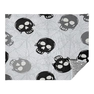 Imagem de CEBUGI Manta de flanela macia e quente de 127 cm x 178 cm para sofá-cama, escritório, acampamento, viagem, crânios pretos e cinzentos, uso em todas as estações