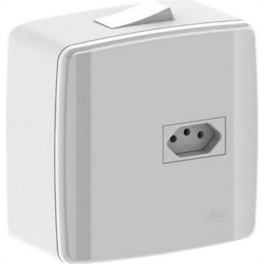 Imagem de Caixa 4X4 Sobrepor Ilumi Com 1 Interruptor 25A.+Tomada 2P+T. 20A. 6206