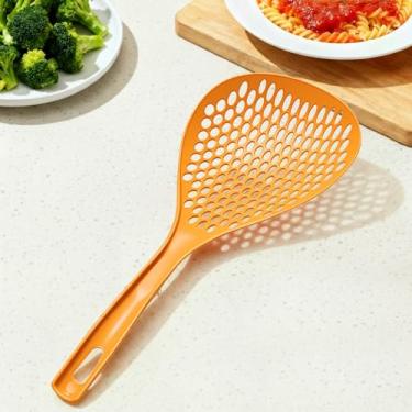 Imagem de Colher de coador de macarrão de cozinha, escorredor de plástico grande com cabo longo, escumador de macarrão
