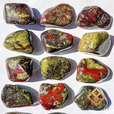 Imagem de Cristal Rolado de Jaspe Sangue de Dragão 3cm Pedra Natural - New Infin