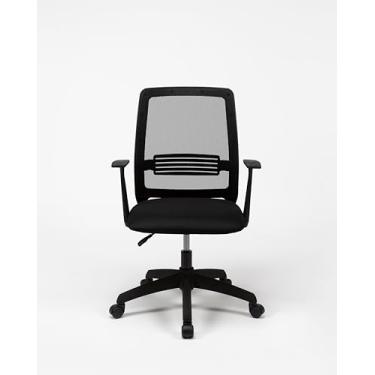 Imagem de Cadeira de escritório Mint preta encosto em tela apoio lombar regulável e apoia casaco - Rossi Cadeiras