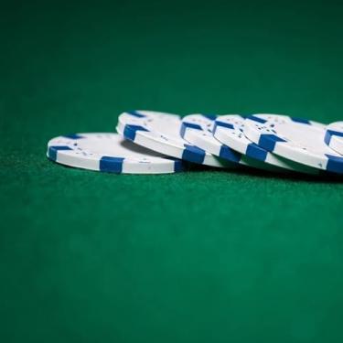 Imagem de Genérico, Toalha Mesa Jogos De Cartas Baralho Truco Poker 1,40x1,40 Nome do desenho:Liso;Cor:Verde