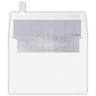 Imagem de Envelopes LUXPaper A7 com forro de lâmina em 15 kg. Branco com forro de lux prateado, envelopes com aba quadrada impressos para convites com descascar e prender, pacote com 50, tamanho da envelope 14 x 19 cm (branco)