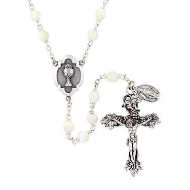 Imagem de Terço italiano de prata da primeira comunhão com centro de mesa de cálice de comunhão e crucifixo de videira (pérola)