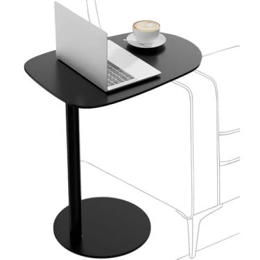 Imagem de Mesa de canto em forma de C para sofá e laptop – mesa lateral moderna para sofá | Moldura de metal resistente | Capacidade de 10 kg | Design preto que economiza espaço para quarto, sala de estar