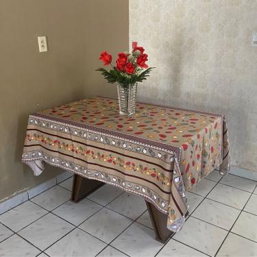 Imagem de Toalha de Mesa Frutas em Tecido Oxford 1,50x2,00 para 6 Lugares Estampa Natalina Vermelho Panos do Lar