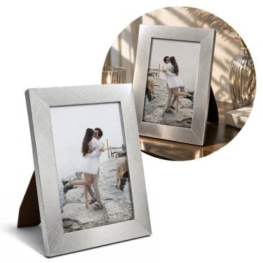 Imagem de Porta Retrato Decorativo 15x21 Madeira Luxo Decor Linhas com Vidro para Uso Vertical e Horizontal Prata