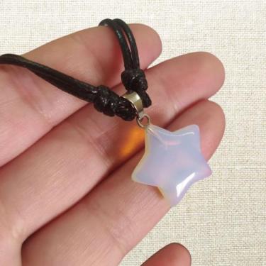 Imagem de Colar Estrela Brilha No Escuro Neon Regulável - fosforescente