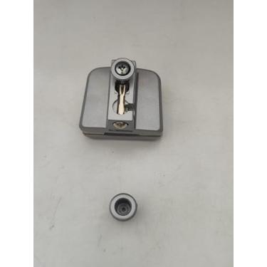 Imagem de 1335 Trinco sem miolo com capuchinho para porta e janela em vidro temperado - Ipolímeros (Prata)