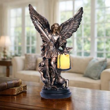 Imagem de Luminária de estátua de São Miguel com suporte de vela Tealight decoração de casa escultura de São Miguel Arcanjo São Miguel derrotando Lúcifer em mesa colecionável religiosa anjo suporte de vela LED