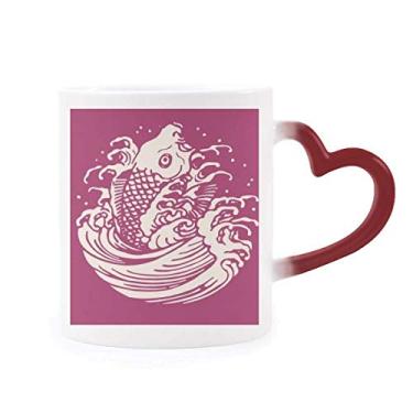 Imagem de Caneca vermelha com pintura japonesa de peixe sensível ao calor Caneca vermelha que muda de cor