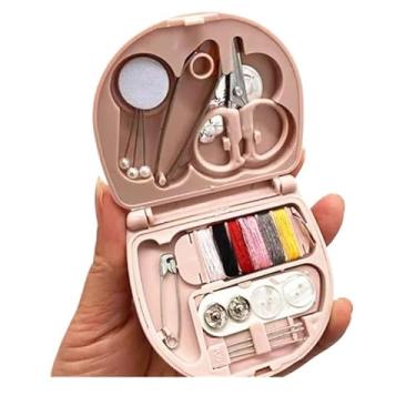 Imagem de Mini kit de costura de viagem, kit de reparo de emergência portátil com fios/tesouras/agulhas em caixa de plástico rosa, suprimentos DIY para iniciantes para casa, hotel, escritório, estudantes e