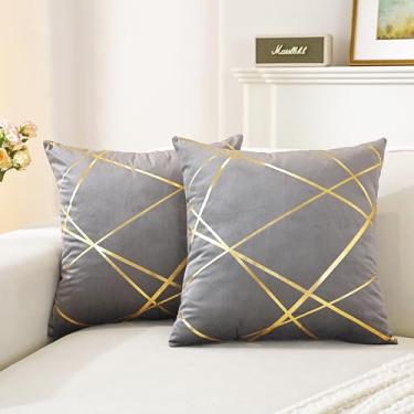 Imagem de Gyulin Pacote com 2, capas de almofada de veludo decorativas com linhas douradas padrão geométrico para casas modernas, sofá, quarto, sala de estar, 45,7 x 45,7 cm, cinza escuro/cinza